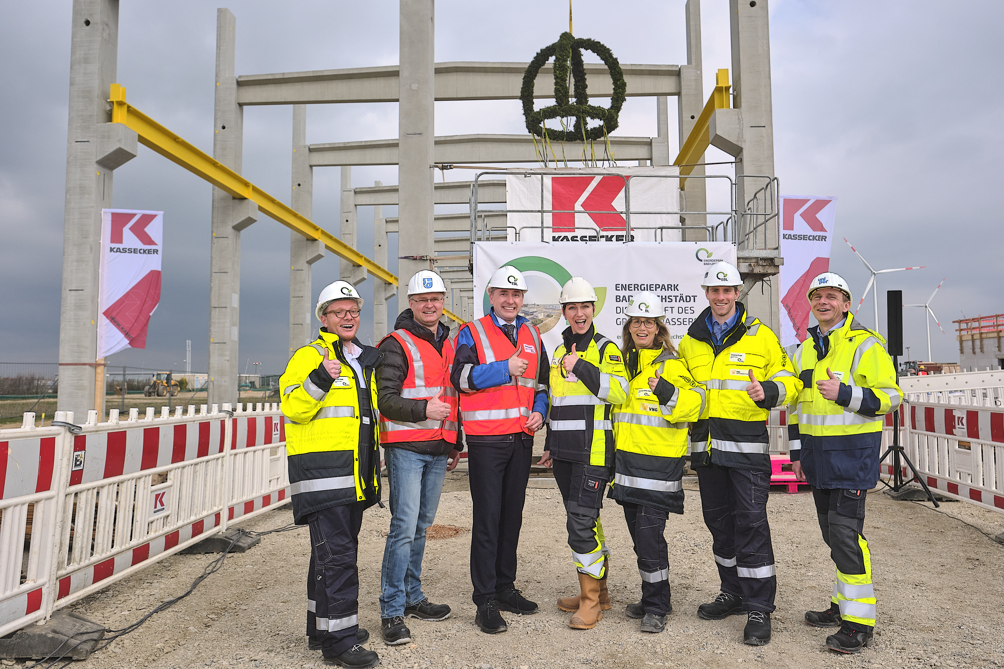 Energiepark Bad Lauchstädt feiert Richtfest für Elektrolysegebäude Energiepark Bad Lauchstädt feiert Richtfest für Elektrolysegebäude